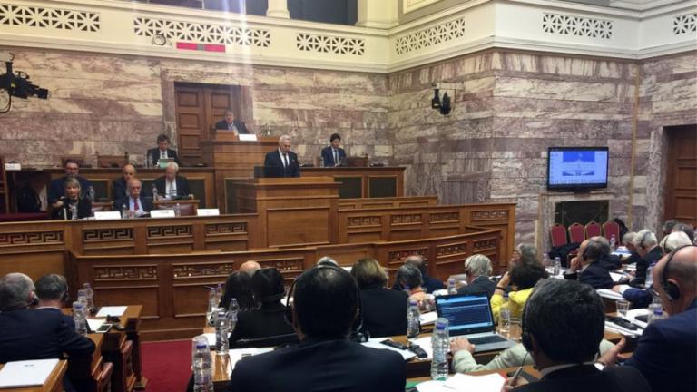 Δεν φτάνουν οι απειλές μέσα από την Τουρκία, τώρα ήρθαν και οι απειλές των Τούρκων μέσα από την ελληνική Βουλή για συνέπειες σε περίπτωση που δεν υπάρξει συνεργασία στις γεωτρήσεις της κυπριακής ΑΟΖ