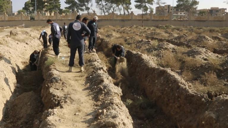 Ανοίγουν οι ομαδικοί τάφοι των θυμάτων του ISIS