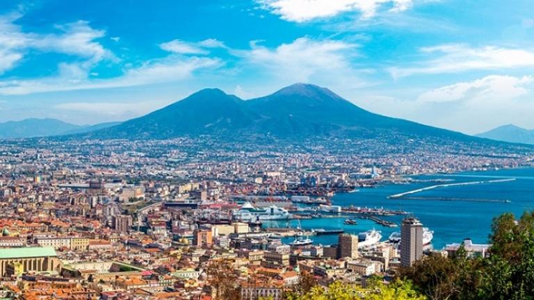 Αίσχος:«Δράκουλες»... δάγκωσαν την ιστορία! «Η Νάπολι ιδρύθηκε από Έλληνες και...» 