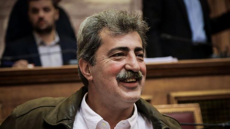 Ο Παύλος Πολάκης έλυσε ξανά... το ζωνάρι του: «Δεν μπορώ να μην τους γλεντάω» (Video)