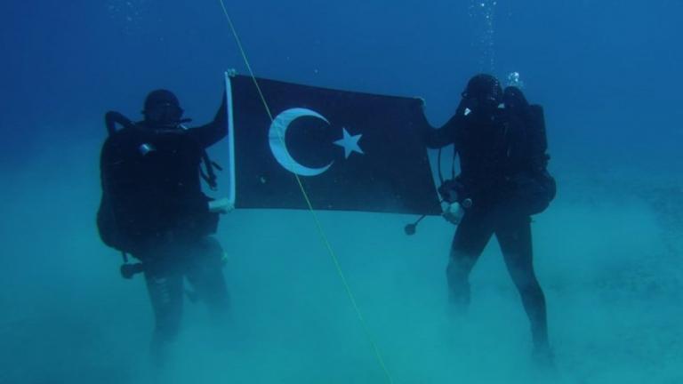 ΝΑΤΟ: Αφαιρέθηκε από τον λογαριασμό της Συμμαχίας η προκλητική φωτογραφία με τους Τούρκους δύτες