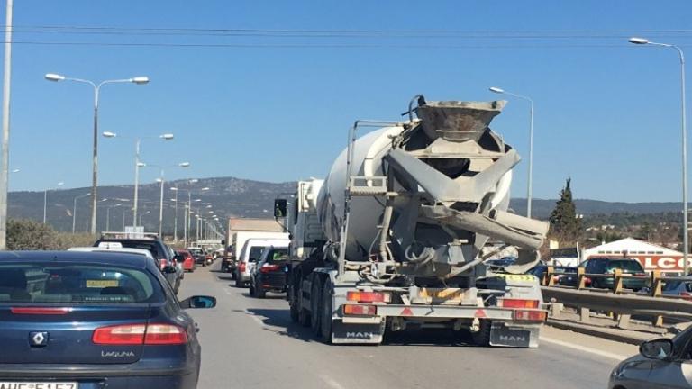 Θεσσαλονίκη: Νεκρός μοτοσικλετιστής σε σφοδρή σύγκρουση με ΙΧ στην Περιφερειακή οδό