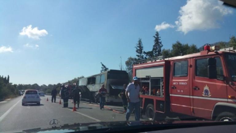 Πήρε φωτιά τουριστικό λεωφορείο που μετέφερε μαθητές