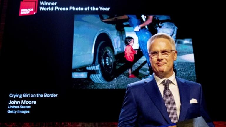 «Φωτογραφία της χρονιάς» το στιγμιότυπο με τη μικρή Γιανέλα που κλαίει (fvto)