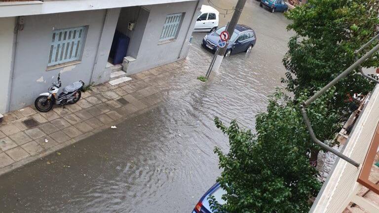 Κλειστή λόγω βροχής η Πειραιώς - Πολλά προβλήματα στους δρόμους  - Δείτε live την κίνηση 