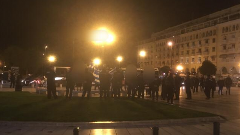 Αποδοκίμασαν τον Τσακαλώτο και στελέχη του ΣΥΡΙΖΑ στη Θεσσαλονίκη (video)