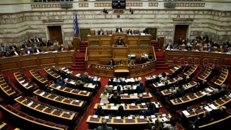 Στην Ολομέλεια σήμερα οι αιτήσεις άρσης ασυλίας για Λοβέρδο και Σαλμά