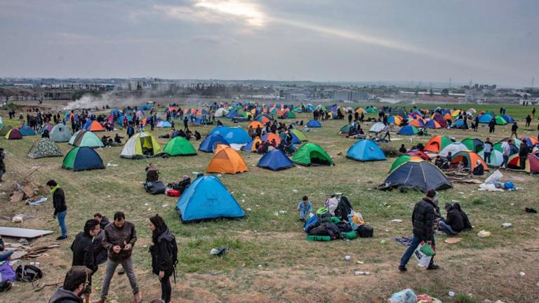 Ξεκίνησε σταδιακά η αποχώρηση κάποιων προσφύγων και μεταναστών 