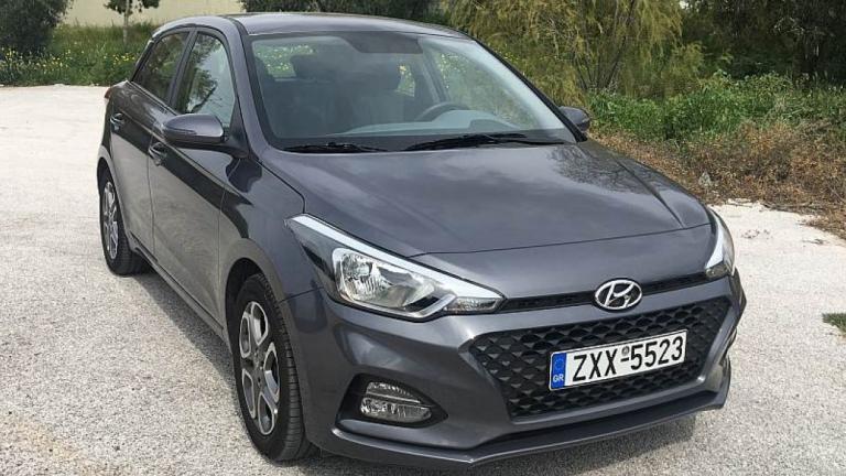 Το νέο Hyundai i20 1.0 T-GDI 7-DCT «κλείνει» το μάτι στον ανταγωνισμό