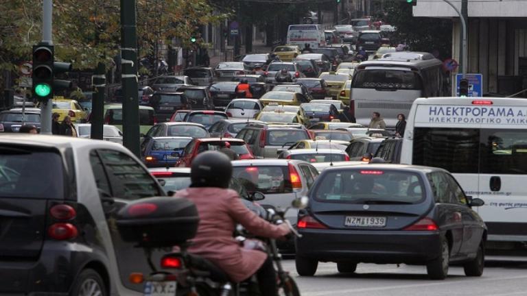 Κυκλοφοριακά προβλήματα: Ο κακός χαμός στους δρόμους της Αττικής - Δείτε live την κίνηση