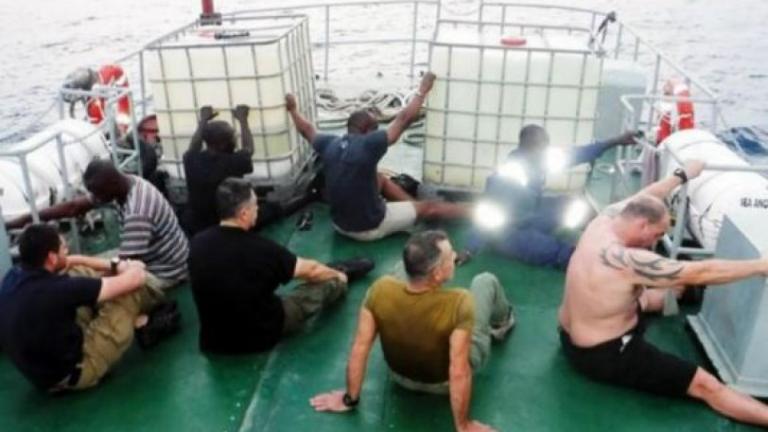 Πρωτοφανές: Η ακτοφυλακή της Νιγηρίας συνέλαβε τρεις Έλληνες πειρατές!