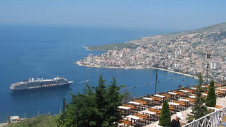 Στην Αλβανία υποδέχονται τους τουρίστες στα λιμάνια με χασίς και κοκαΐνη, σύμφωνα με τον Σαλί Μπερίσα
