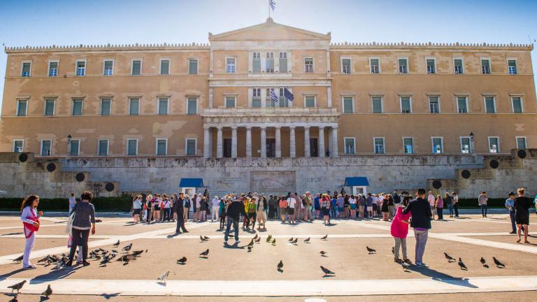 ΕΚΤΑΚΤΟ: Τηλεφώνημα για βόμβα στη Βουλή