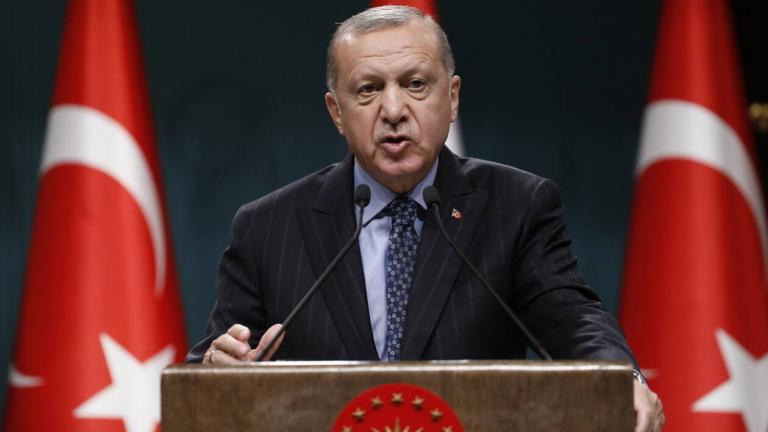 Ξανά στα γόνατα, ο Ερντογάν: Οι Αμερικανοί θα τον γονατίσουν, θα τον στείλουν και στο ΔΝΤ