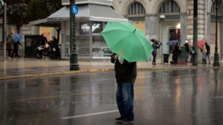 Καιρός (04/05): Βροχές και καταιγίδες 