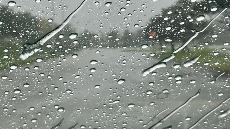 Καιρός (02/05): Βροχές και καταιγίδες σε πολλές περιοχές 
