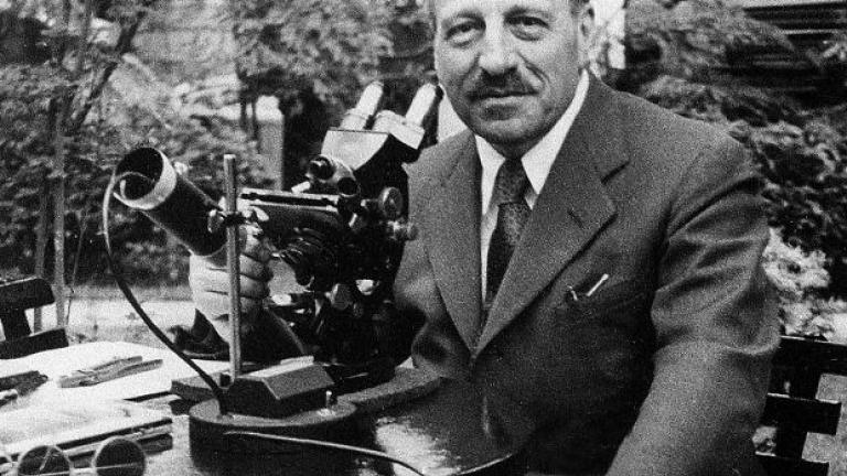 Η Google τιμά σήμερα με ένα Doodle τον μεγάλο Έλληνα γιατρό Γεώργιο Παπανικολάου