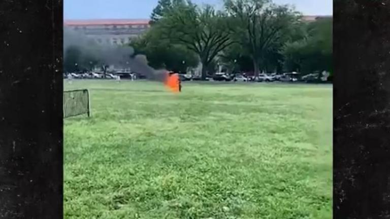 ΣΚΛΗΡΕΣ ΕΙΚΟΝΕΣ: Άνδρας αυτοπυρπολήθηκε έξω από τον Λευκό Οίκο (video)