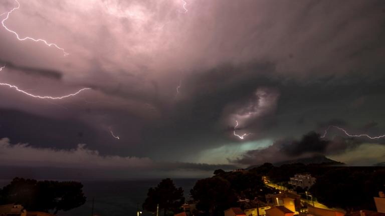Sos από Αμερικανούς μετεωρολόγους για τον φετινό καιρό-Εναλλαγές καταιγίδων με κύματα καύσωνα και χαλάζι-Τι αναφέρουν για την Ελλάδα