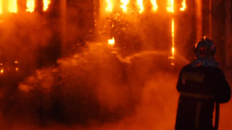 Πυρκαγιά ξέσπασε το βράδυ της Δευτέρας σε υπόγειο πάρκινγκ στον Χολαργό 