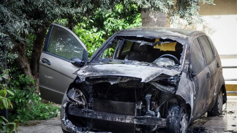 Οι «εμπρηστικοί αντιαστυνομικοί reporters» ανέλαβαν την ευθύνη για τον εμπρησμό του οχήματος της δημοσιογράφου, Μίνας Καραμήτρου