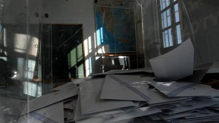 Λέσβος: Συνελήφθη επιχειρηματίας για τα υβριστικά φυλλάδια για την υποψήφια Περιφερειάρχη (ΦΩΤΟ)