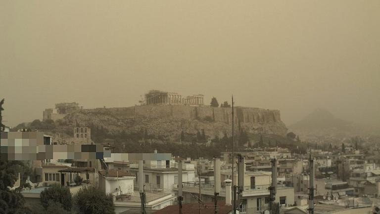 Βροχές, καταιγίδες και σκόνη την Τρίτη – Πότε βελτιώνεται ο καιρός