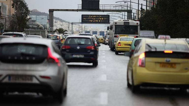 Κίνηση μετ' εμποδίων στους δρόμους της Αθήνας - Δείτε live την κίνηση