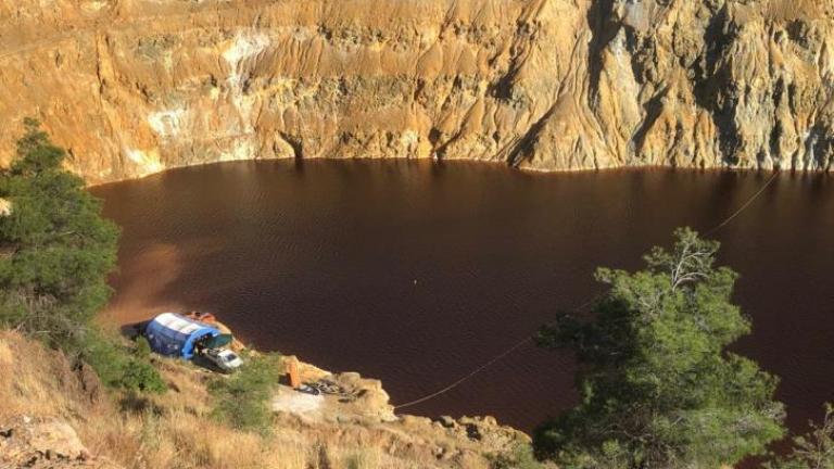 Serial killer στην Κύπρο: Ραγδαίες εξελίξεις βρέθηκε και τρίτο τσιμεντομπλοκ στην «Κόκκινη λίμνη»