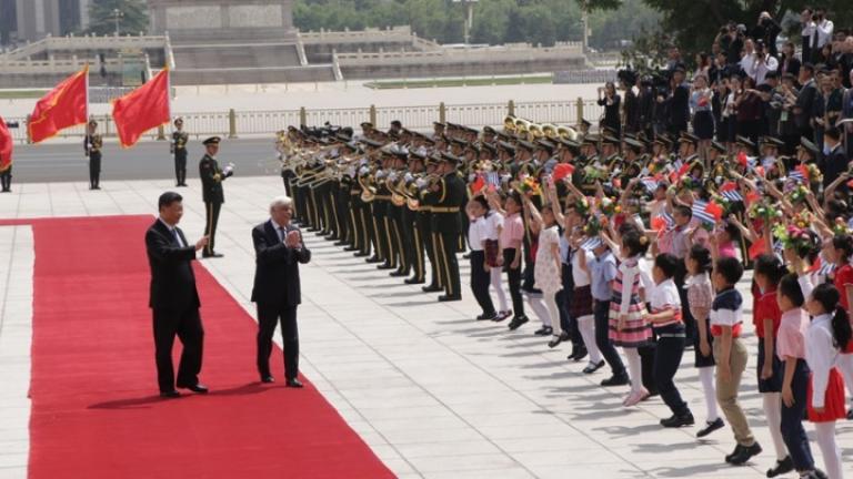 Θερμή υποδοχή του Σι Τζιπίνγκ στον Προκόπη Παυλόπουλο