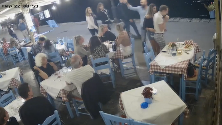 Ιδιοκτήτης ταβέρνας έσωσε πελάτη από πνιγμό με λαβή Χάιμλιχ-Συγκλονιστικό βίντεο