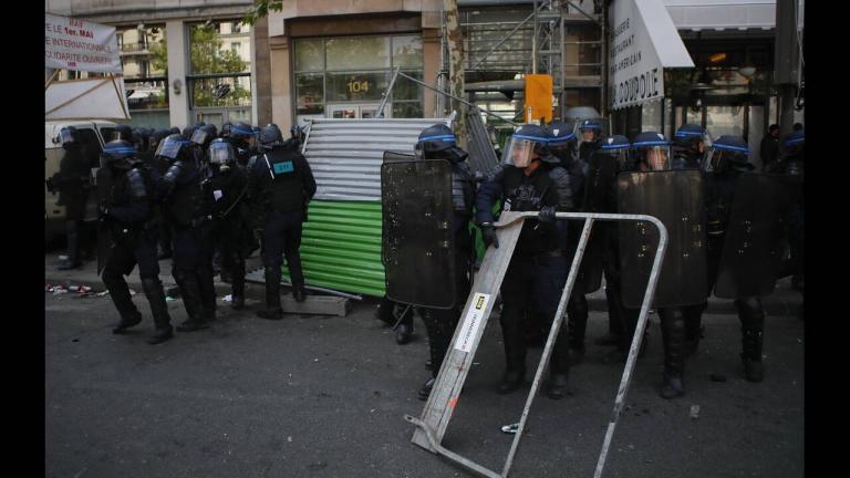 Επεισοδιακή Εργατική Πρωτομαγιά στο Παρίσι: Συγκρούσεις και δεκάδες συλλήψεις