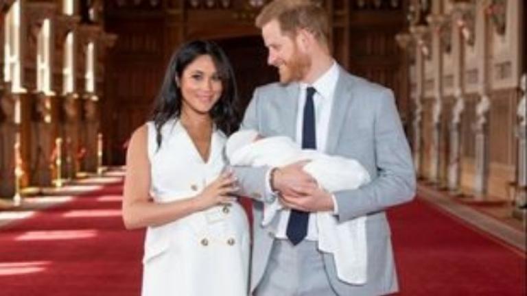 BBC: Απόλυση παραγωγού λόγω tweet για το «βασιλικό μωρό»
