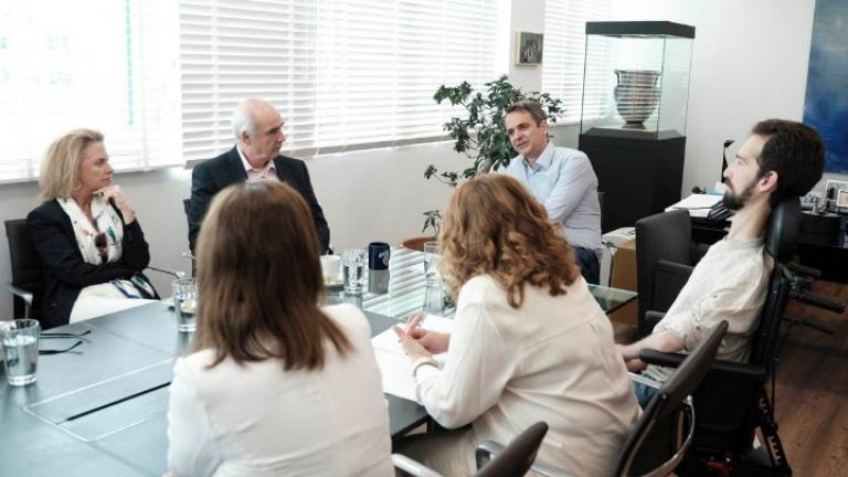 Συνάντηση Μητσοτάκη με τους νεοεκλεγέντες ευρωβουλευτές