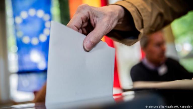 Οι Πράσινοι για πρώτη φορά πρώτη δύναμη στις δημοσκοπήσεις στη Γερμανία