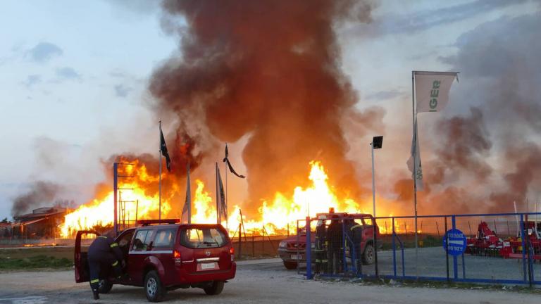 Πυρκαγιές στη Λάρισα 