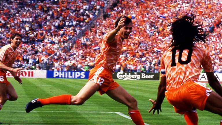 Σαν Σήμερα: Το έπος του Φαν Μπάστεν στον τελικό του Euro '88 