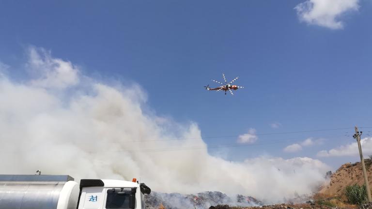 Πυρκαγιά στο Νεράκι Λαυρίου - Ενισχύονται οι πυροσβεστικές δυνάμεις