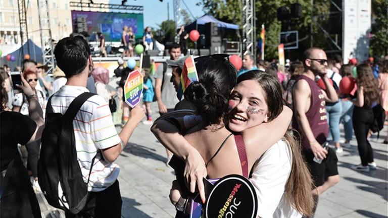 15ο Athens Pride: Σήμερα στην πλατεία Συντάγματος με Δεληβοριά, Τάμτα και Φουρέιρα