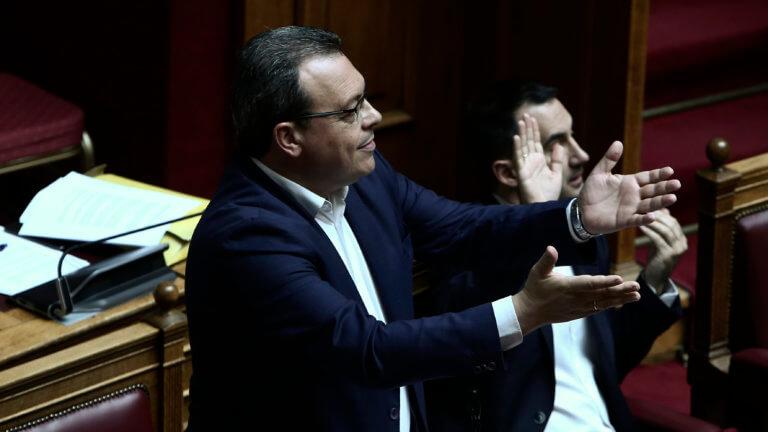 Στα κάγκελα οι βουλευτές του ΣΥΡΙΖΑ που είχαν καταθέσει βουλευτικές τροπολογίες και ο αναπληρωτής υπουργός Περιβάλλοντος Σωκράτης Φάμελλος τις απέρριψε