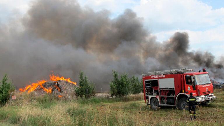 Μυστήριο με απανθρακωμένο πτώμα βρέθηκε μέσα σε καμένο αυτοκίνητο στον Αυλώνα Αττικής