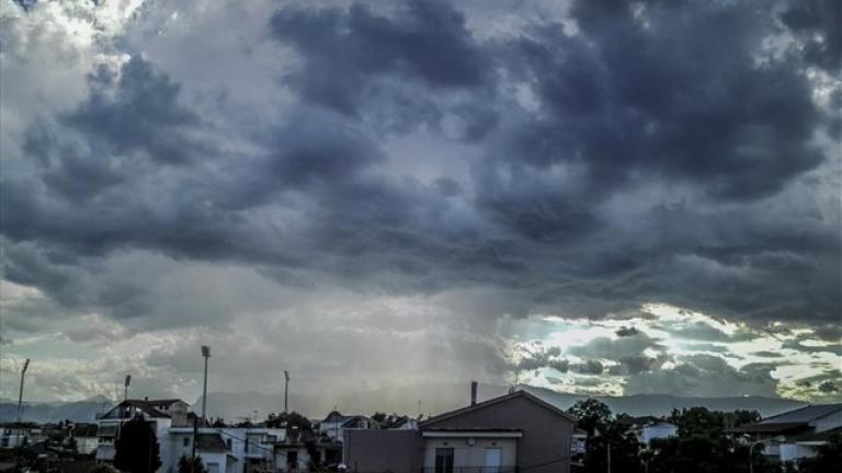 Καιρός: Θα συνεχιστούν και σήμερα οι καταιγίδες και το χαλάζι, κυρίως στη Βόρειο Ελλάδα