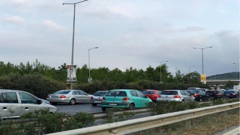 Θεσσαλονίκη: Τρία τροχαία και μποτιλιάρισμα στην περιφερειακή οδό