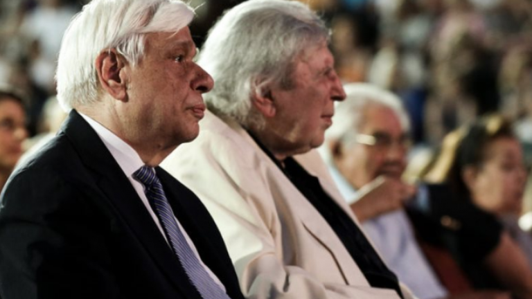 Ευχές του Προκόπη Παυλόπουλου στον Μίκη Θεοδωράκη για τα 94α γενέθλιά του