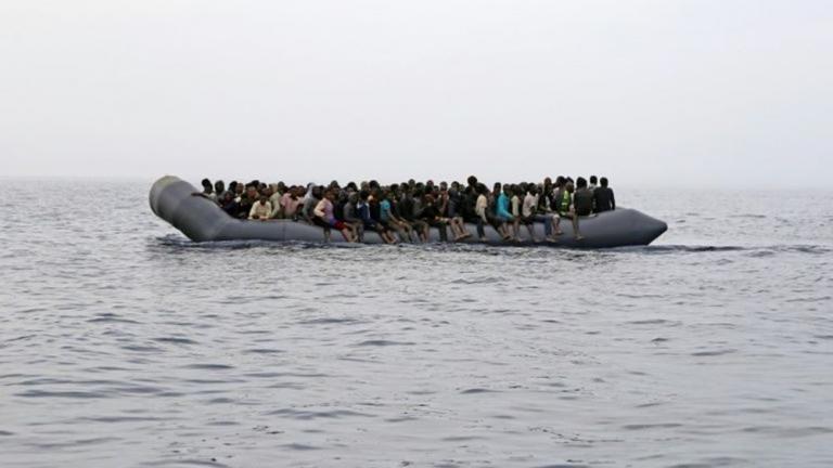 Σκάφος με 70 μετανάστες ανατράπηκε ανοιχτά της Τυνησίας