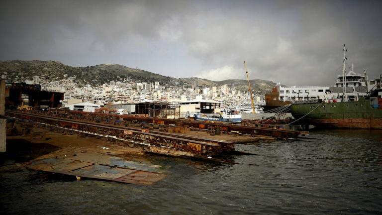 Χτυπήματα στο κεφάλι και κακώσεις στα πλευρά φέρει η σορός του άνδρα ου εντοπίστηκε στο Πέραμα  