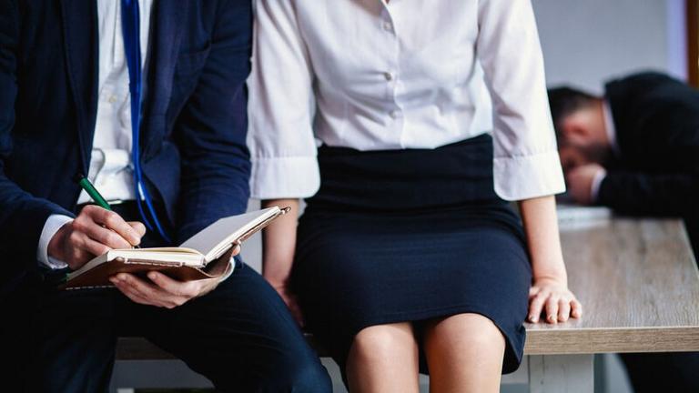 Σχέση στο γραφείο: Τι σκέφτονται οι συνάδελφοί σας