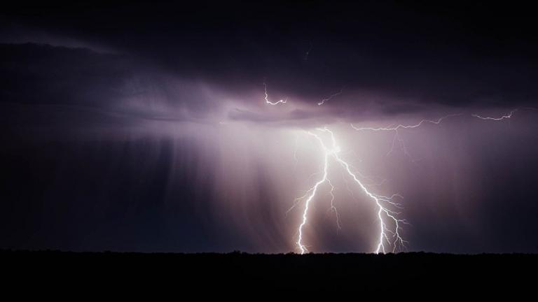 Περισσότεροι από 5.000 κεραυνοί έπληξαν χθες Τετάρτη τη χώρα (ΒΙΝΤΕΟ - ΧΑΡΤΗΣ)