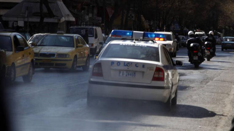 Άγρια καταδίωξη στην Αττική Οδό με τρεις αστυνομικούς τραυματίες