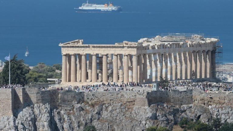 Και αρχιφύλακας και συγχρόνως διαχειριστής των εισιτηρίων στην Ακρόπολη!!!